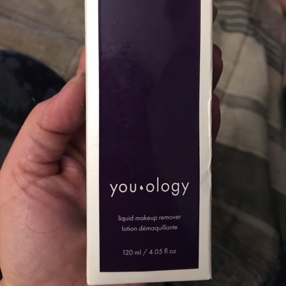 Younique Liquid Make up Remover